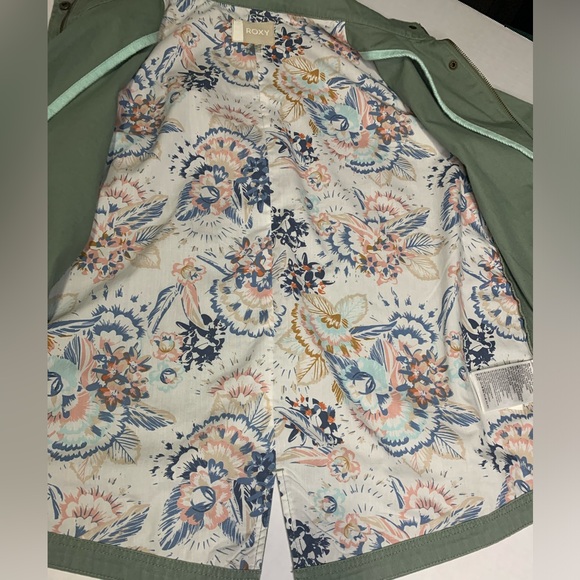 Roxy Jacket Small - Army Green- EUC - Buttons Zipper Pockets - Picture 12 of 16